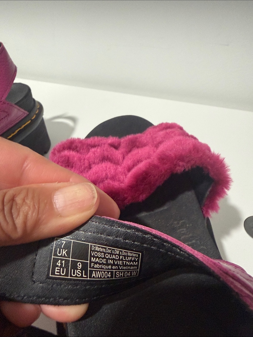 Dr Martens VOSS FLUFFY FAUX FUR PLATFORM SANDALS size 9 - Picture 10 of 10